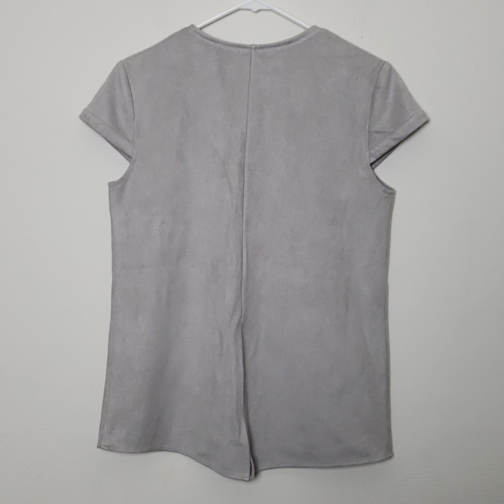 Waverly Grey Faux Suede Top Size M - Picture 8 of 8